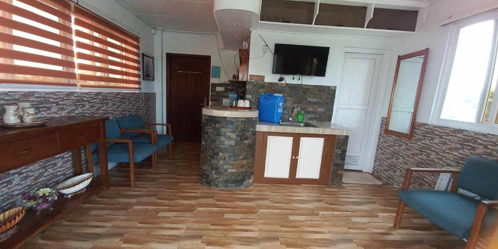 Fnt Transient House Near Hundred Islands Hotel Alaminos Exterior photo